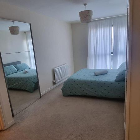 Central Spacious And Secure With A Double Bed エッジウェア エクステリア 写真