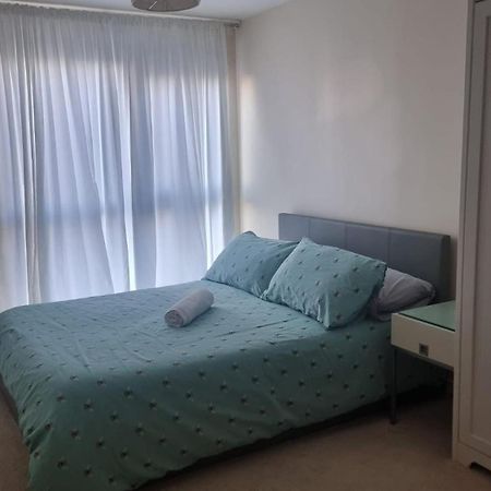 Central Spacious And Secure With A Double Bed エッジウェア エクステリア 写真