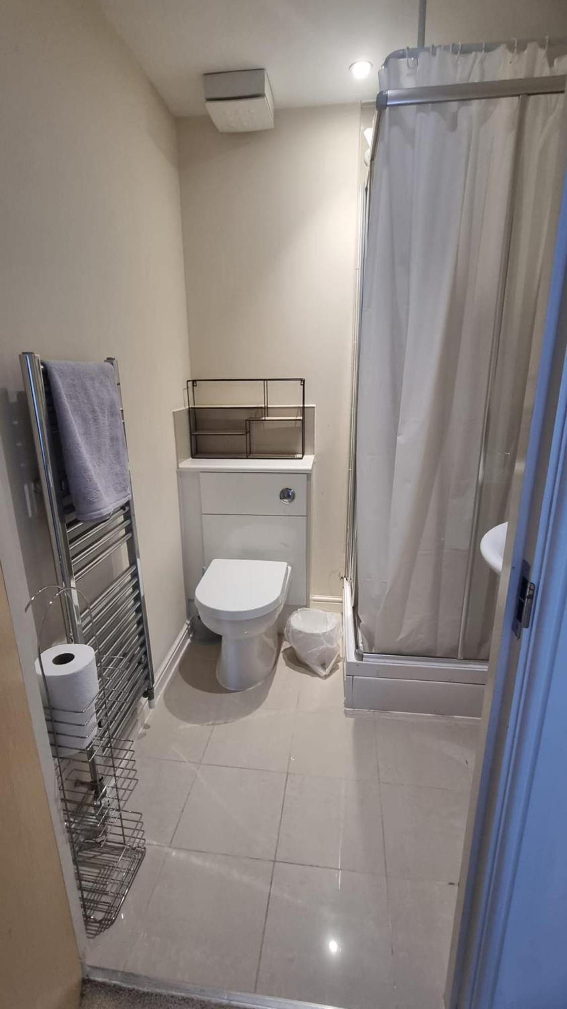 Central Spacious And Secure With A Double Bed エッジウェア エクステリア 写真