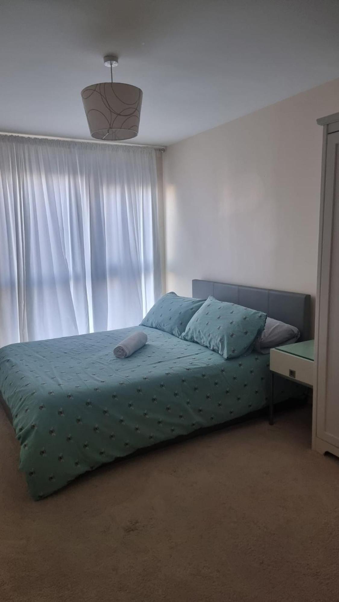Central Spacious And Secure With A Double Bed エッジウェア エクステリア 写真